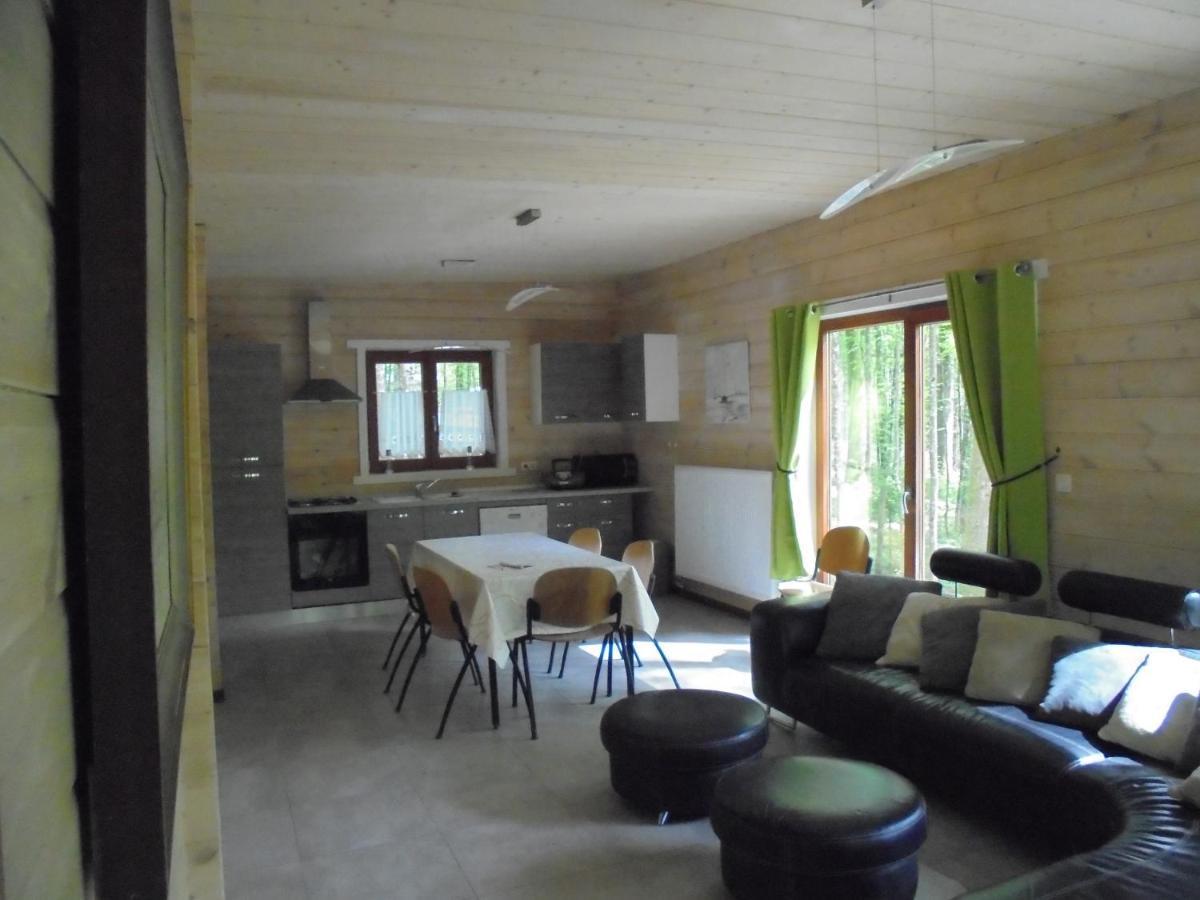 Gite Le Sous-Bois Cerfontaine Esterno foto